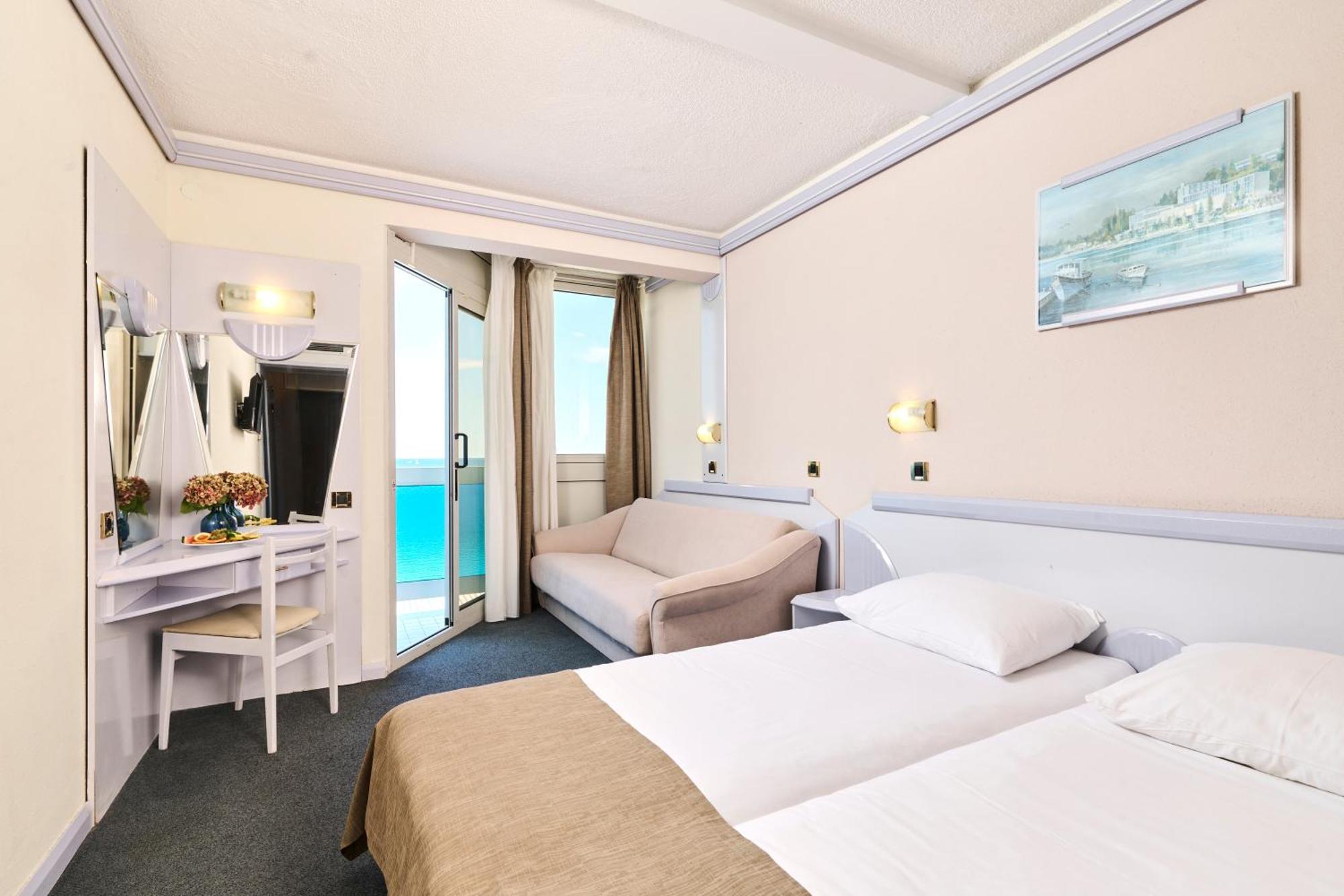 Hotel Plavi Plava Laguna Porec Esterno foto